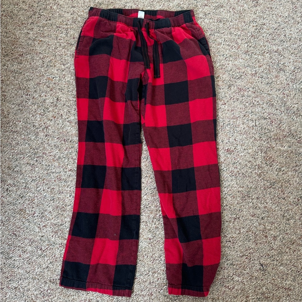 Old Navy Pajama Pants
Buffalo Plaid 
Size Medium
Worn once for family photos